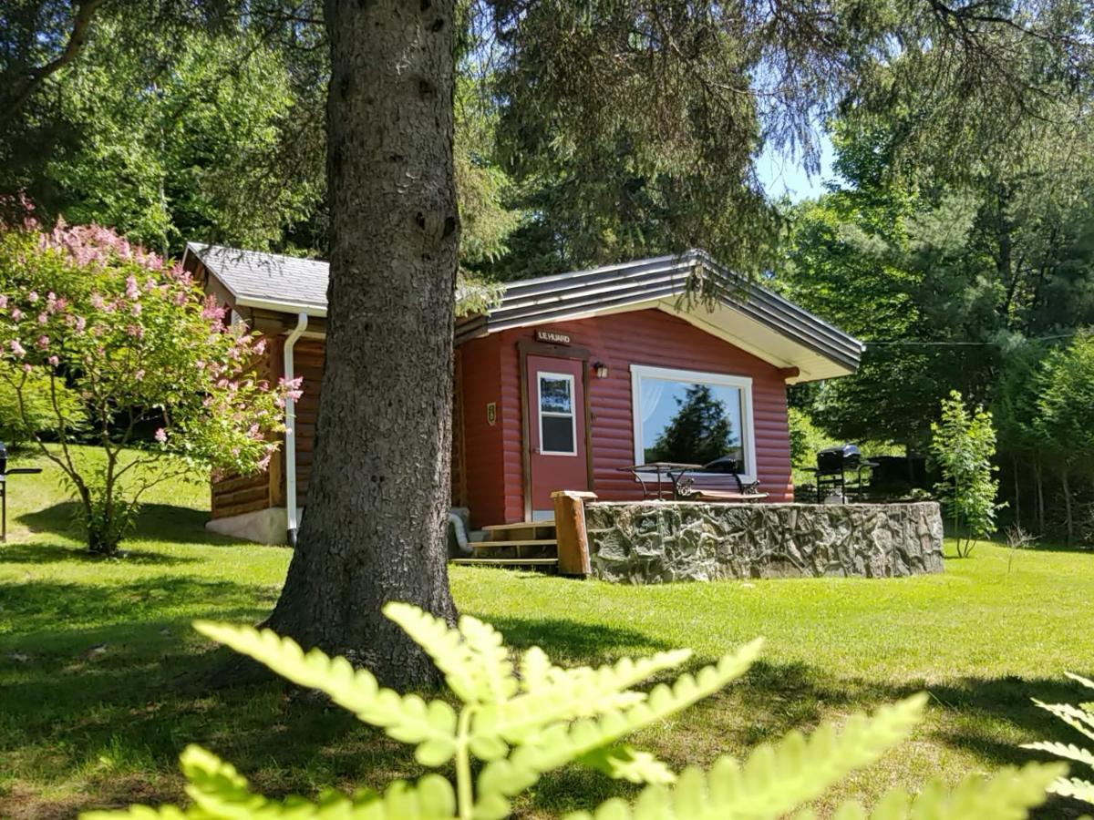 Kan-A-Mouche Pourvoirie Auberge Et Chalets Saint-Michel des Saints Exterior photo